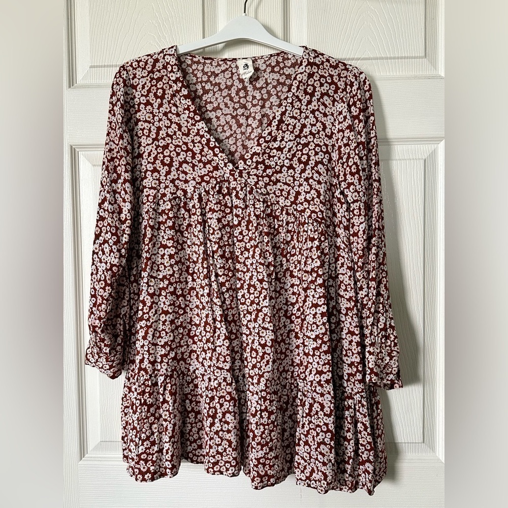 FLAWLESS Red/White Floral Pattern Blouse Size Small